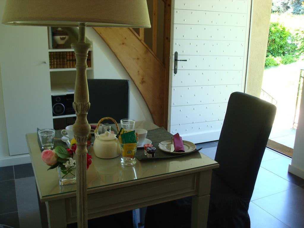 Ferienwohnung Les Communs Du Manoir Écully Zimmer foto