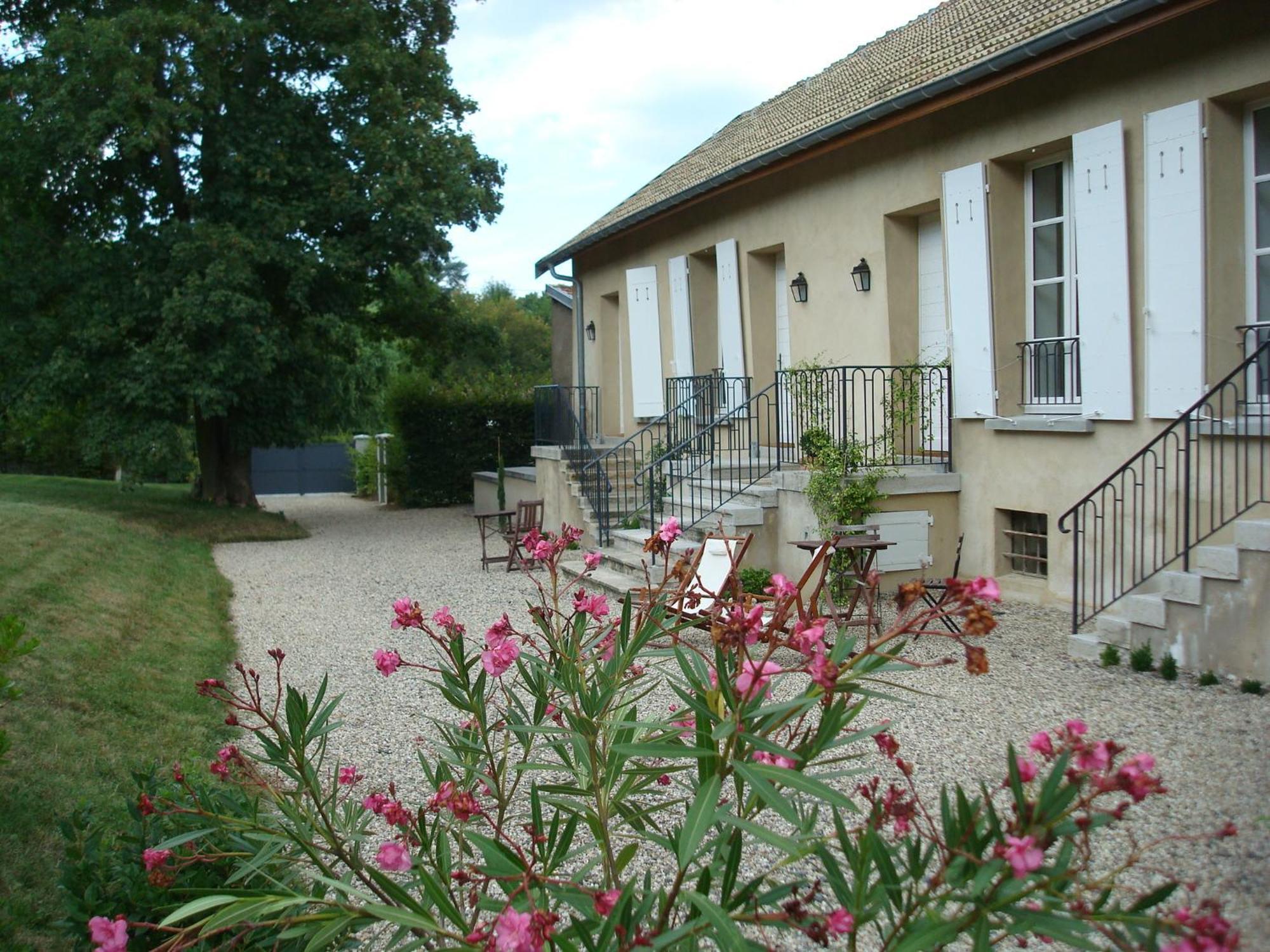 Ferienwohnung Les Communs Du Manoir Écully Exterior foto