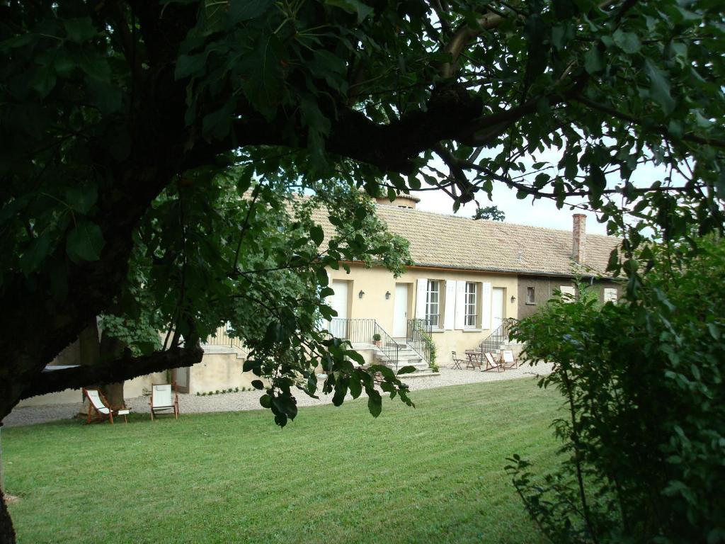 Ferienwohnung Les Communs Du Manoir Écully Exterior foto