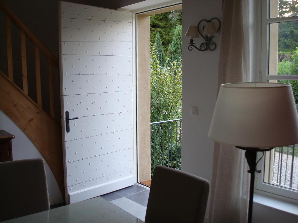 Ferienwohnung Les Communs Du Manoir Écully Zimmer foto