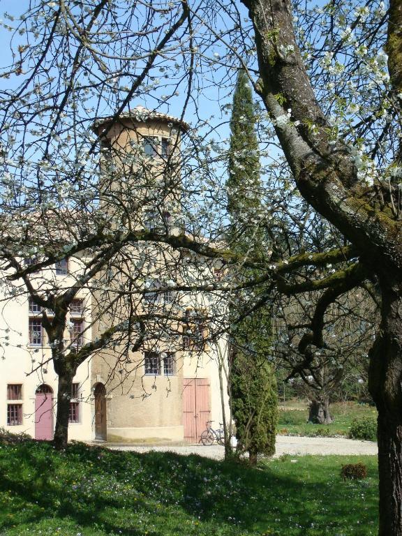 Ferienwohnung Les Communs Du Manoir Écully Exterior foto